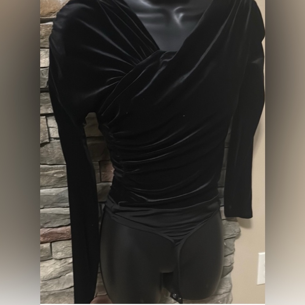 EXPRESS Elegant Velvet Long-Sleeved Top, Black, Small, EUC